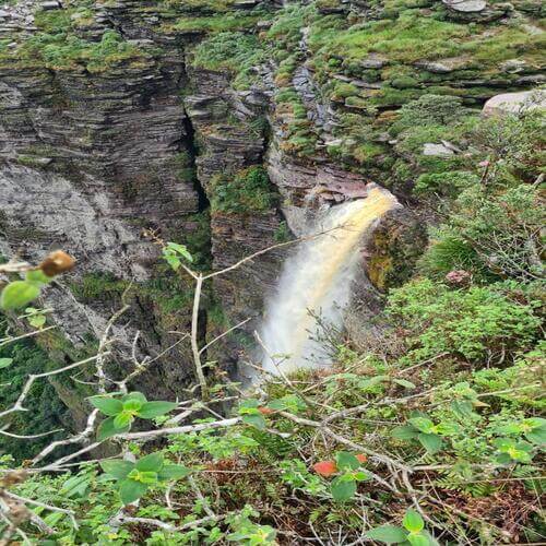Queda d'água na Cachoeira da Fumaça